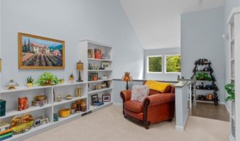 140 Pine Glen Dr, East Greenwich, RI 02818