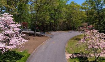 8 Maddy Ln, Acton, MA 01720