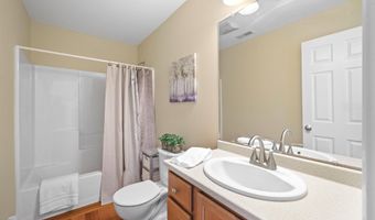 4 Monticello Dr, Amherst, NH 03031