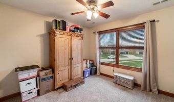 1738 Everwood Ct SW, Altoona, IA 50009