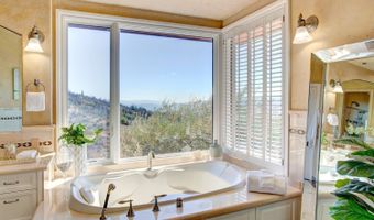 1340 Crestmont Dr, Angwin, CA 94508