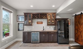 131 Woodford Dr, Adams Twp., PA 16033