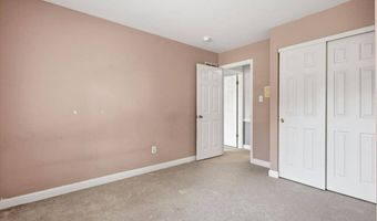 477 Redwood Forest Dr, Ballwin, MO 63021