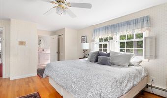 24 Kirkbrae Dr, Lincoln, RI 02865