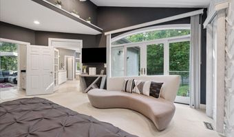 925 N River Rd, Algonquin, IL 60102