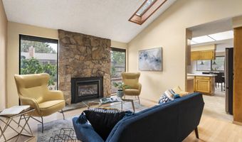 1869 NE Moonglow Ct, Bend, OR 97701