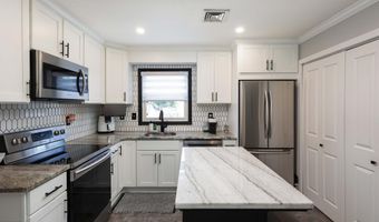 28 Birch St, Beachwood, NJ 08722