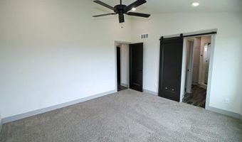 8641 E Cherrywood Ct, Bel Aire, KS 67226