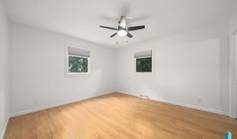 1513 E Sylvan Cir, Brandon, SD 57005