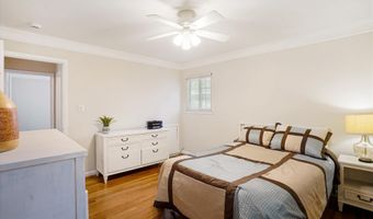 6216 ROCKHURST Rd, Bethesda, MD 20817