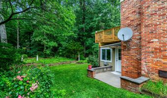 8304 FIVE GATES Rd, Annandale, VA 22003