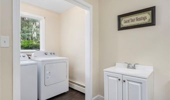 10 Abbott Valley View Dr, Cumberland, RI 02864