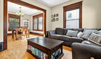 816 N SUPERIOR St, Appleton, WI 54911