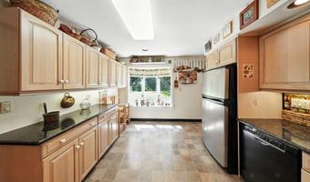 10 CAREY, Ambler, PA 19002