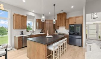 14450 Aurora Ln, Basehor, KS 66007