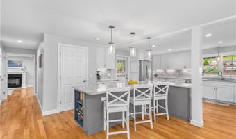 17 Will Croft St, Cumberland, RI 02864