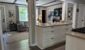 906 Dora Ln, Aurora, OH 44202