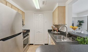 4808 MOORLAND Ln 204, Bethesda, MD 20814