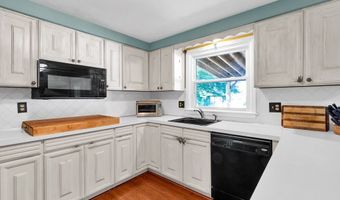 24 Rosewood Dr, Amherst, NY 14221