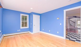 61 Howland Ave, Jamestown, RI 02835