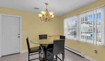 496 Apple Valley Dr, Belford, NJ 07718