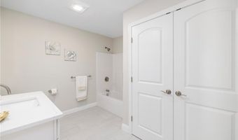 42 Overlook Ln, Glocester, RI 02814