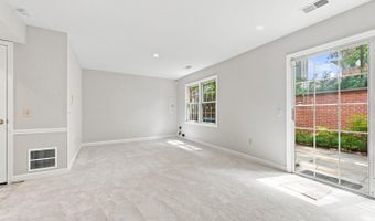 5105 SKYLINE VILLAGE Ct #8, Alexandria, VA 22302