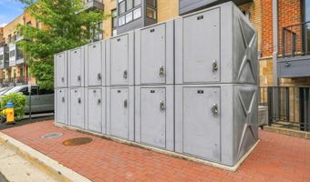 1110 S HIGHLAND St 2, Arlington, VA 22204