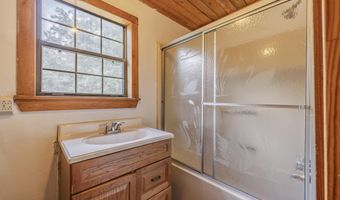 180 Lynn Ln, Big Sandy, TN 38221