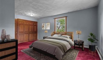 43 Peckham Pl, Bristol, RI 02809