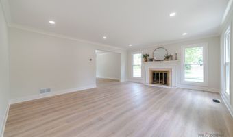 408 W Foxdale Ln, Arlington Heights, IL 60004