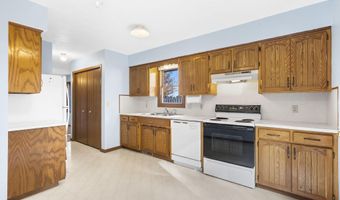 1006 Baretta Ct, Aurora, MO 65605