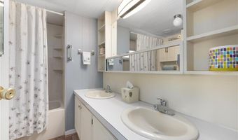 27 Woodward Rd, Lincoln, RI 02865