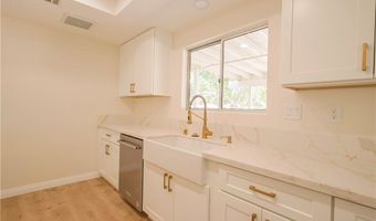 21211 VALENCIA St, Apple Valley, CA 92308