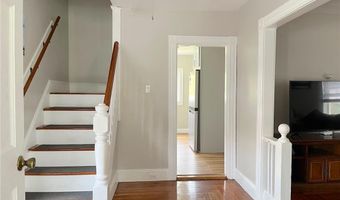 72 Sayles Ave, Warwick, RI 02889