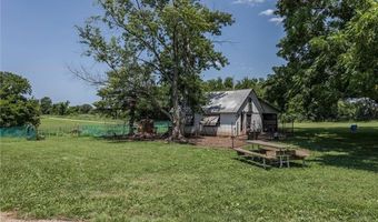 9009 NW County Road 2002, Amoret, MO 64722