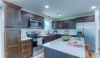 1063 Rolling Meadows Ct, Bartlesville, OK 74006