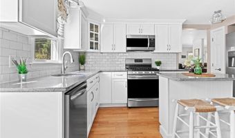 76 W Allenton Rd, North Kingstown, RI 02852