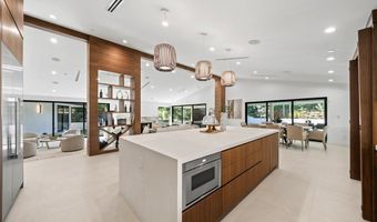 16105 Clear Oak Dr, Encino, CA 91436