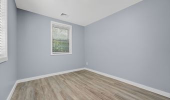 39 Spring Glen Rd, East Lyme, CT 06357