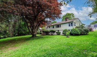 34 Valerie Ln, Danbury, CT 06811