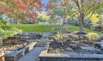 1405 Surrey Ln, Algonquin, IL 60102