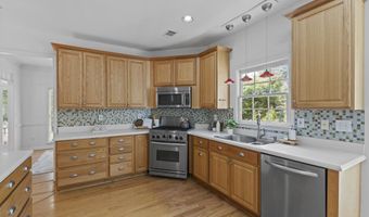 233 Ivy Glen Cir, Avondale Estates, GA 30002