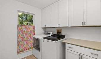 915 Timber Glen Ln, Ballwin, MO 63021