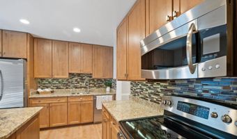 7322 Greentree Rd, Bethesda, MD 20817