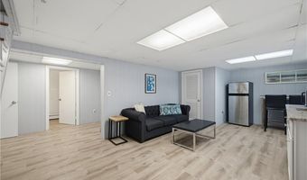 34 Foxhill Ave, Bristol, RI 02809