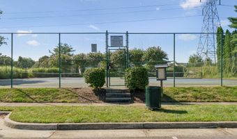6575 OLD CARRIAGE Dr, Alexandria, VA 22315