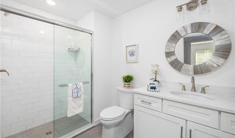 32 Exchange St 204, East Greenwich, RI 02818