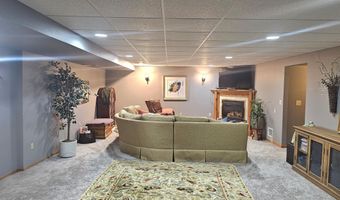2510 Bobbie Dr, Aberdeen, SD 57401