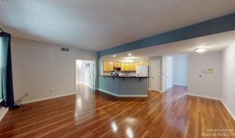 1408 Fox Pointe Cir, Ann Arbor, MI 48108